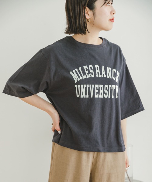 ITEMS URBANRESEARCH(アイテムズ アーバンリサーチ)の「カレッジロゴハンソデTシャツ(Tシャツ/カットソー・レディース・オフホワイト/スミクロ/モカ・FREE)」の3枚目の写真