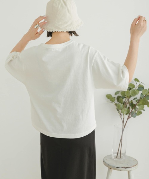 ITEMS URBANRESEARCH(アイテムズ アーバンリサーチ)の「カレッジロゴハンソデTシャツ(Tシャツ/カットソー・レディース・オフホワイト/スミクロ/モカ・FREE)」の5枚目の写真