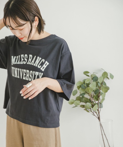 ITEMS URBANRESEARCH(アイテムズ アーバンリサーチ)の「カレッジロゴハンソデTシャツ(Tシャツ/カットソー・レディース・オフホワイト/スミクロ/モカ・FREE)」の8枚目の写真