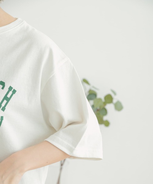 ITEMS URBANRESEARCH(アイテムズ アーバンリサーチ)の「カレッジロゴハンソデTシャツ(Tシャツ/カットソー・レディース・オフホワイト/スミクロ/モカ・FREE)」の17枚目の写真
