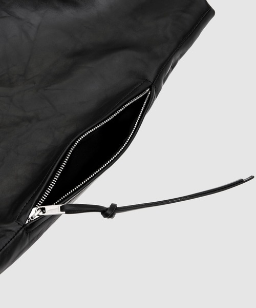 JIL SANDER（ジルサンダー）の「DRAWSTRING MD（ショルダーバッグ・メンズ・グリーン系/ブラック・UNI）」の4枚目の写真