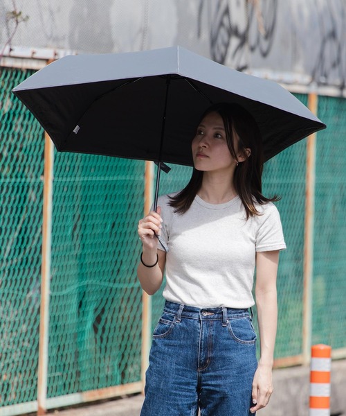 KiU(キウ)の「つゆ先がない安全傘 アメニモマケズ,ハレニモマケズ.タイプ:ライト&スリム 超軽量 UVカット率100%(折りたたみ傘・メンズ・カーキ/ブラック/グレー/オフホワイト/ネイビー・FREE)」の4枚目の写真