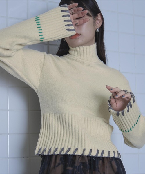 miette（ミエット）の「配色ステッチハイネックニット（ニット/セーター・レディース・ブラック/アイボリー/ネイビー/グリーン・FREE）」の14枚目の写真