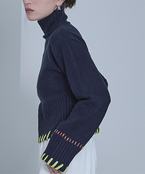 miette（ミエット）の「配色ステッチハイネックニット（ニット/セーター・レディース・ブラック/アイボリー/ネイビー/グリーン・FREE）」の19枚目の写真