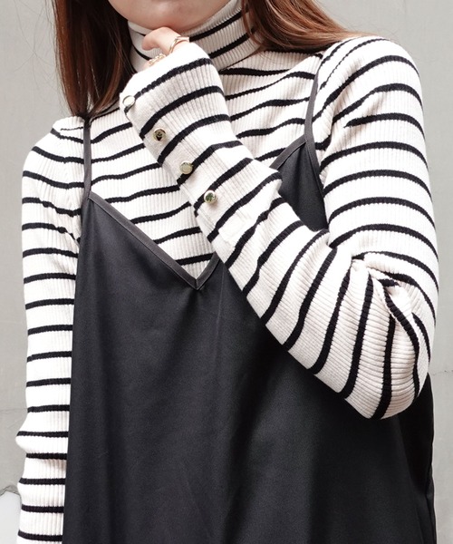 CORNERS(コーナーズ)の「袖ボタンハイネックリブニット(ニット/セーター・レディース・ベージュ/グレー/ブルー/アイボリー/ホワイト×ブラック/ブラック・FREE)」の20枚目の写真