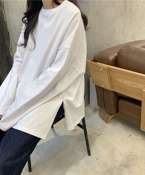 tolene(トレネ)の「サイドスリットロングTシャツ(Tシャツ/カットソー・レディース・ホワイト・FREE)」の2枚目の写真