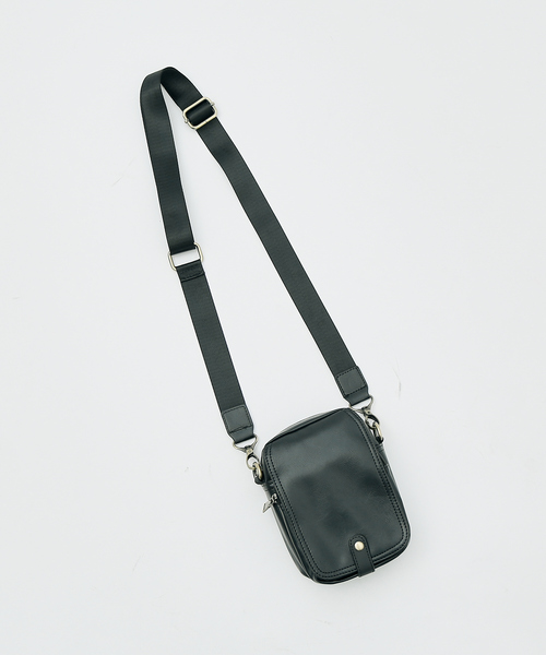 MYSELF ABAHOUSE(マイセルフアバハウス)の「PUレザー スクエア ミニ ショルダーバッグ(ショルダーバッグ・メンズ・ブラック/ブラウン・フリー)」の4枚目の写真