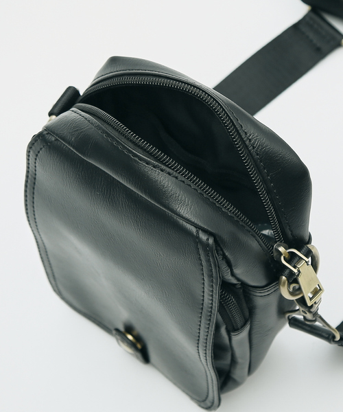 MYSELF ABAHOUSE(マイセルフアバハウス)の「PUレザー スクエア ミニ ショルダーバッグ(ショルダーバッグ・メンズ・ブラック/ブラウン・フリー)」の5枚目の写真