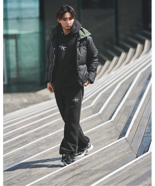 Calvin Klein（カルバン・クライン）の「【WEB限定】ユニセックス モノロゴ パーカー（パーカー・レディース・ブラック/グレー・L/M/S/XL）」の12枚目の写真