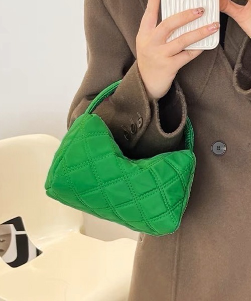 ad thie(アドティエ)の「キルティング スクエア ミニハンドバッグ(ハンドバッグ・レディース・グリーン/オフホワイト/ブラック/オレンジ・FREE)」の3枚目の写真