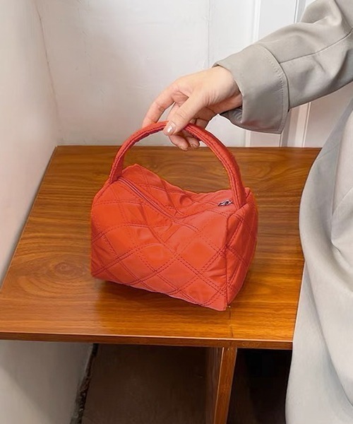 ad thie(アドティエ)の「キルティング スクエア ミニハンドバッグ(ハンドバッグ・レディース・グリーン/オフホワイト/ブラック/オレンジ・FREE)」の20枚目の写真