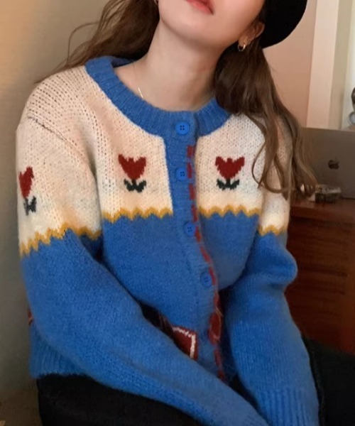Vipoa（ヴィポア）の「retro flower jacquard knit cardigan（カーディガン/ボレロ・レディース・ブルー・FREE）」の2枚目の写真