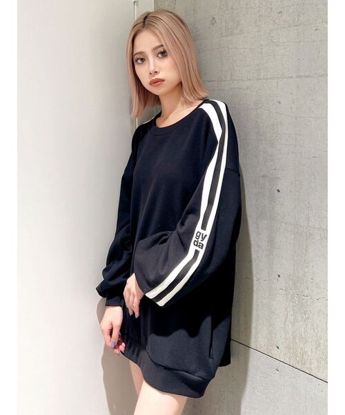 GYDA(ジェイダ)の「Square gyda LINE スリーブ スウェット トップス(スウェット・レディース・オフホワイト/ブラック/ベージュ・FREE)」の3枚目の写真