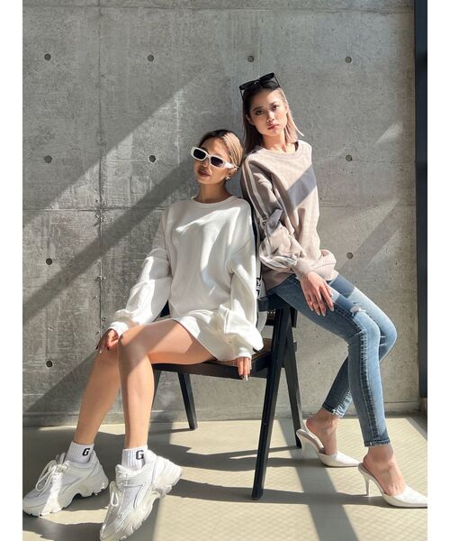 GYDA(ジェイダ)の「Square gyda LINE スリーブ スウェット トップス(スウェット・レディース・オフホワイト/ブラック/ベージュ・FREE)」の15枚目の写真