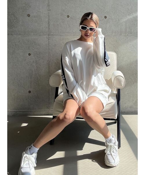 GYDA(ジェイダ)の「Square gyda LINE スリーブ スウェット トップス(スウェット・レディース・オフホワイト/ブラック/ベージュ・FREE)」の17枚目の写真