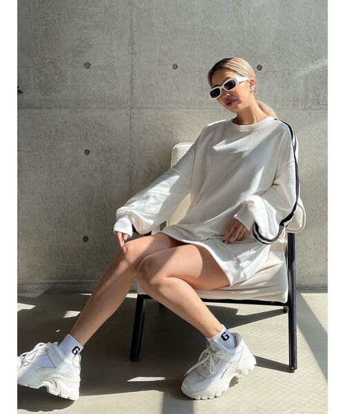 GYDA(ジェイダ)の「Square gyda LINE スリーブ スウェット トップス(スウェット・レディース・オフホワイト/ブラック/ベージュ・FREE)」の10枚目の写真