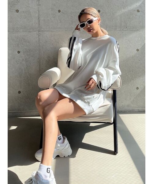 GYDA(ジェイダ)の「Square gyda LINE スリーブ スウェット トップス(スウェット・レディース・オフホワイト/ブラック/ベージュ・FREE)」の12枚目の写真