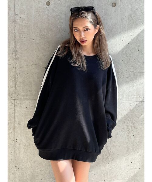 GYDA(ジェイダ)の「Square gyda LINE スリーブ スウェット トップス(スウェット・レディース・オフホワイト/ブラック/ベージュ・FREE)」の4枚目の写真