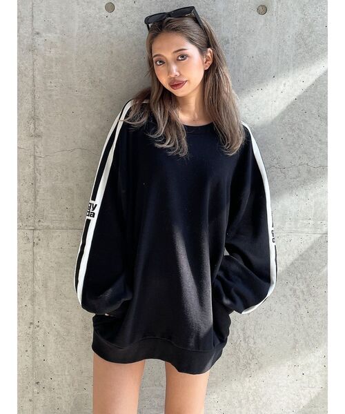 GYDA(ジェイダ)の「Square gyda LINE スリーブ スウェット トップス(スウェット・レディース・オフホワイト/ブラック/ベージュ・FREE)」の5枚目の写真