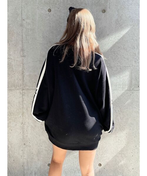 GYDA(ジェイダ)の「Square gyda LINE スリーブ スウェット トップス(スウェット・レディース・オフホワイト/ブラック/ベージュ・FREE)」の8枚目の写真