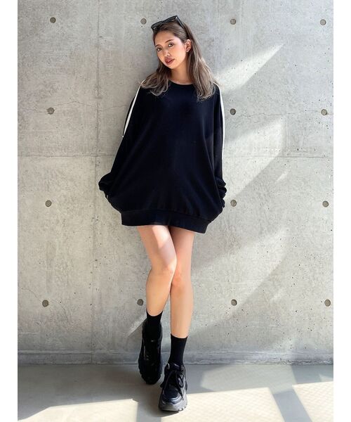 GYDA(ジェイダ)の「Square gyda LINE スリーブ スウェット トップス(スウェット・レディース・オフホワイト/ブラック/ベージュ・FREE)」の9枚目の写真