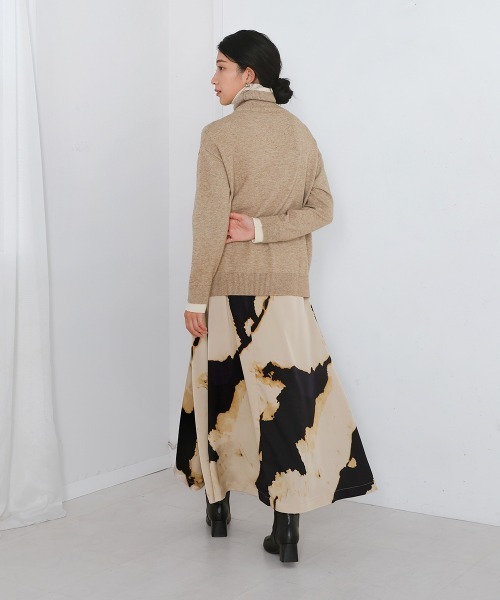 Bou Jeloud（ブージュルード）の「バイカラータートルプルオーバー（ニット/セーター・レディース・ブラック/オレンジ/ベージュ・FREE）」の9枚目の写真