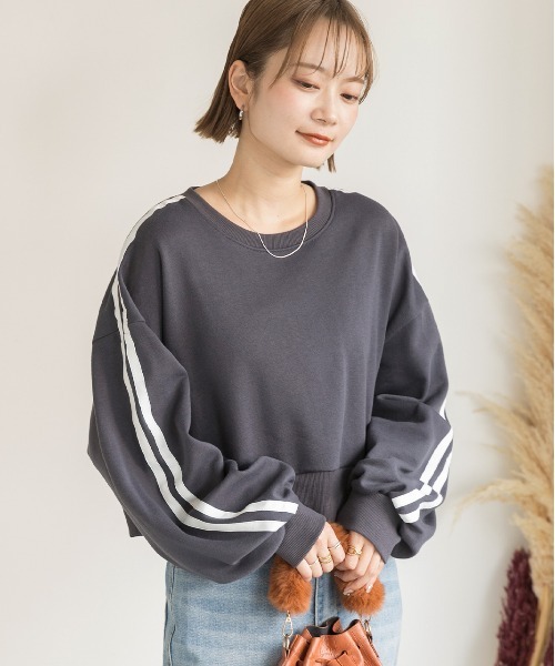 ad thie(アドティエ)の「裏起毛・ショート丈 サイドラインプルオーバー(スウェット・レディース・オートミール/チャコール/ネイビー・FREE)」の9枚目の写真