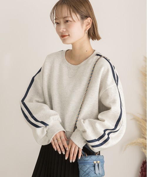 ad thie(アドティエ)の「裏起毛・ショート丈 サイドラインプルオーバー(スウェット・レディース・オートミール/チャコール/ネイビー・FREE)」の15枚目の写真