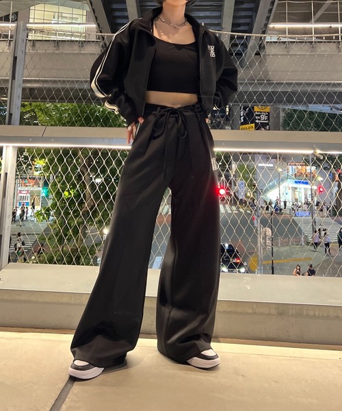 STRAY SHEEP（ストレイシープ）の「【STRAY SHEEP/ストレイシープ】レディーストラックジャケット/クロップドショート丈ジャージ（ブルゾン・レディース・ブラック・SMALL/MEDIUM）」の8枚目の写真