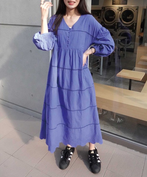 CORNERS(コーナーズ)の「コットンレースVネックロングワンピース(ワンピース・レディース・スミクロ/オフホワイト/ブルー・M/L)」の22枚目の写真