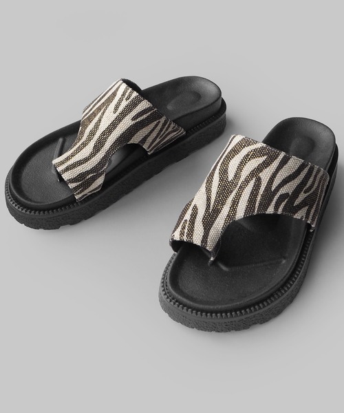 minia（ミニア）の「フットベットトングサンダル（サンダル・レディース・ゼブラ/アイボリー/シルバー/ブラック・S/M/L）」の5枚目の写真