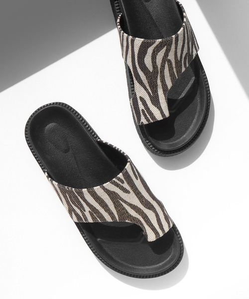 minia（ミニア）の「フットベットトングサンダル（サンダル・レディース・ゼブラ/アイボリー/シルバー/ブラック・S/M/L）」の20枚目の写真