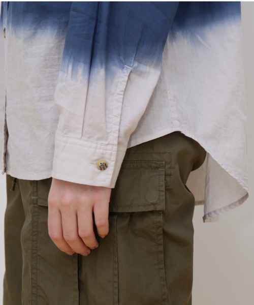 AVIREX（アヴィレックス）の「TIERED DYEING SHIRT/タイダイ シャツ（シャツ/ブラウス・レディース・ネイビー/ライム/チャコールグレー・FREE）」の19枚目の写真