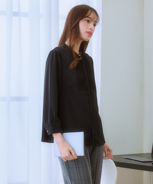 7days Life Styling(セブンデイズライフスタイリング)の「フロントピンタック8分袖ブラウス(しわになりにくい・UVカット)(シャツ/ブラウス・レディース・オフホワイト/サックスブルー系/ブラック・M/L/LL)」の7枚目の写真