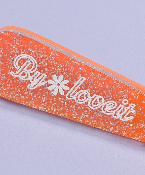 by LOVEiT（バイラビット）の「BLロゴアクリルクリップ（バレッタ/ヘアクリップ・キッズ・オレンジ/グリーン・FREE）」の7枚目の写真