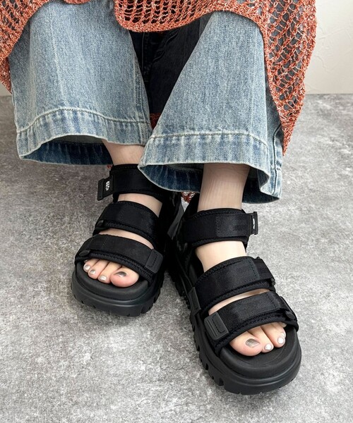 SHAKA（シャカ）の「【SHAKA】NEO BUNGY EX（サンダル・レディース・ベージュ/ブラック・23/24）」の2枚目の写真