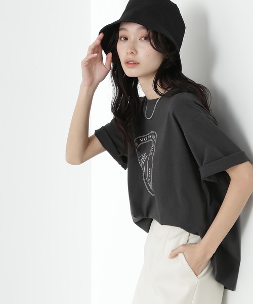 NATURAL BEAUTY BASIC(ナチュラルビューティーベーシック)の「◇サークルロゴボクシーTシャツ(Tシャツ/カットソー・レディース・ライトグリーン/チャコールグレー/オフホワイト・FREE)」の3枚目の写真