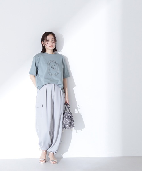 NATURAL BEAUTY BASIC(ナチュラルビューティーベーシック)の「◇サークルロゴボクシーTシャツ(Tシャツ/カットソー・レディース・ライトグリーン/チャコールグレー/オフホワイト・FREE)」の14枚目の写真