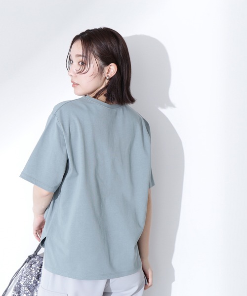 NATURAL BEAUTY BASIC(ナチュラルビューティーベーシック)の「◇サークルロゴボクシーTシャツ(Tシャツ/カットソー・レディース・ライトグリーン/チャコールグレー/オフホワイト・FREE)」の11枚目の写真