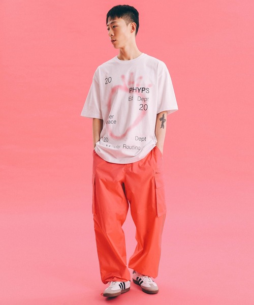 PHYPS（フィジカルエデュケーションデパートメント）の「PHYPS スプレー ビッグ ストロベリー SS（Tシャツ/カットソー・メンズ・ピンク/ブルー・L/M/S）」の4枚目の写真