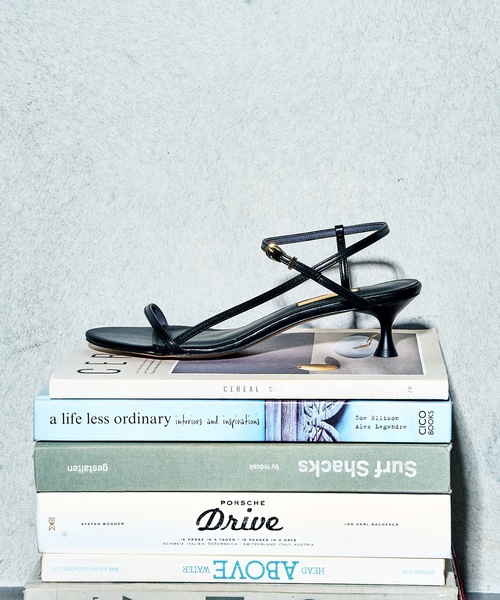 GRISE（グリーズ）の「GRISE4.5cmサイドストラップサンダル（サンダル・レディース・イエロー/ブラウン/ブラック系その他/アイボリー・SMALL/MEDIUM/LARGE/X-LARGE）」の3枚目の写真