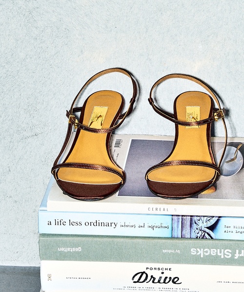 GRISE（グリーズ）の「GRISE4.5cmサイドストラップサンダル（サンダル・レディース・イエロー/ブラウン/ブラック系その他/アイボリー・SMALL/MEDIUM/LARGE/X-LARGE）」の4枚目の写真