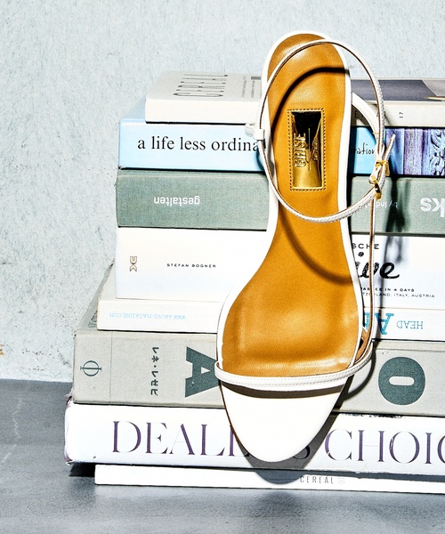 GRISE（グリーズ）の「GRISE4.5cmサイドストラップサンダル（サンダル・レディース・イエロー/ブラウン/ブラック系その他/アイボリー・SMALL/MEDIUM/LARGE/X-LARGE）」の2枚目の写真