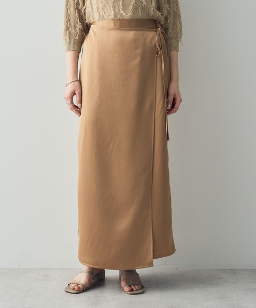 YECCA VECCA（イェッカヴェッカ）の「ラップ風サテンロングスカート（スカート・レディース・ピンクベージュ/ネイビー/キャメル・S/M）」の3枚目の写真