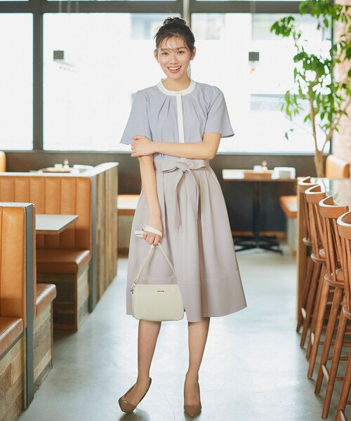 Tiaclasse（ティアクラッセ）の「リボン付きフレアスカート（スカート・レディース・ブラック/グレイッシュベージュ/ブルー・S/M/L）」の8枚目の写真