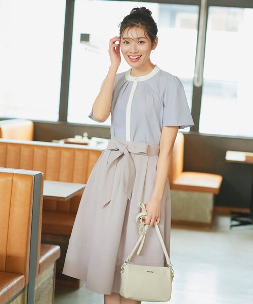 Tiaclasse（ティアクラッセ）の「リボン付きフレアスカート（スカート・レディース・ブラック/グレイッシュベージュ/ブルー・S/M/L）」の10枚目の写真