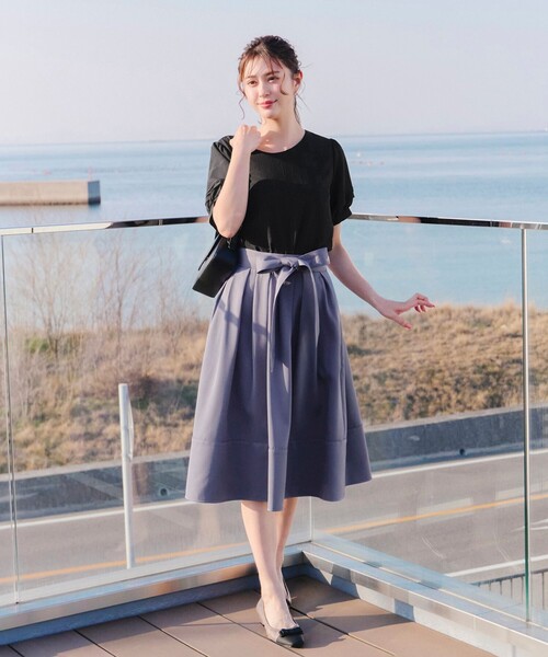 Tiaclasse（ティアクラッセ）の「リボン付きフレアスカート（スカート・レディース・ブラック/グレイッシュベージュ/ブルー・S/M/L）」の12枚目の写真