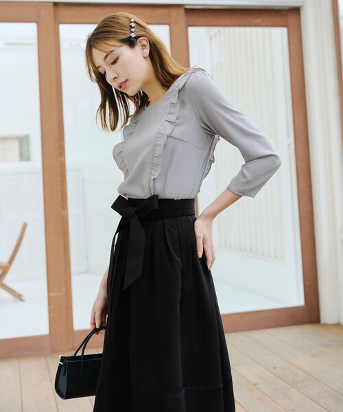 Tiaclasse（ティアクラッセ）の「リボン付きフレアスカート（スカート・レディース・ブラック/グレイッシュベージュ/ブルー・S/M/L）」の18枚目の写真