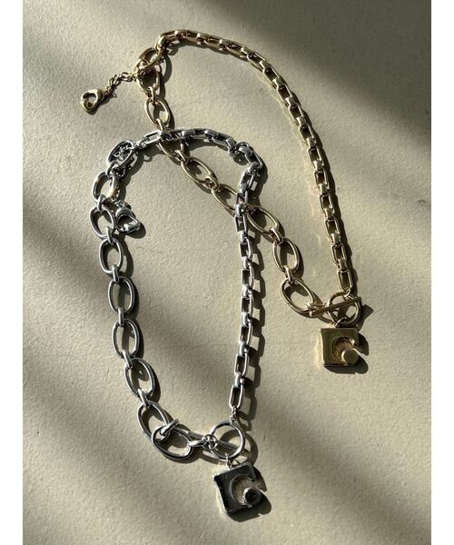 EMODA(エモダ)の「ボックスEチェーンネックレス(ネックレス・レディース・ゴールド/シルバー・FREE)」の3枚目の写真