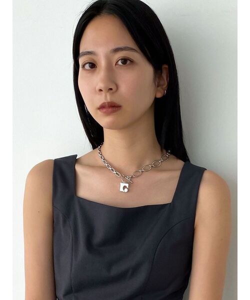 EMODA(エモダ)の「ボックスEチェーンネックレス(ネックレス・レディース・ゴールド/シルバー・FREE)」の5枚目の写真